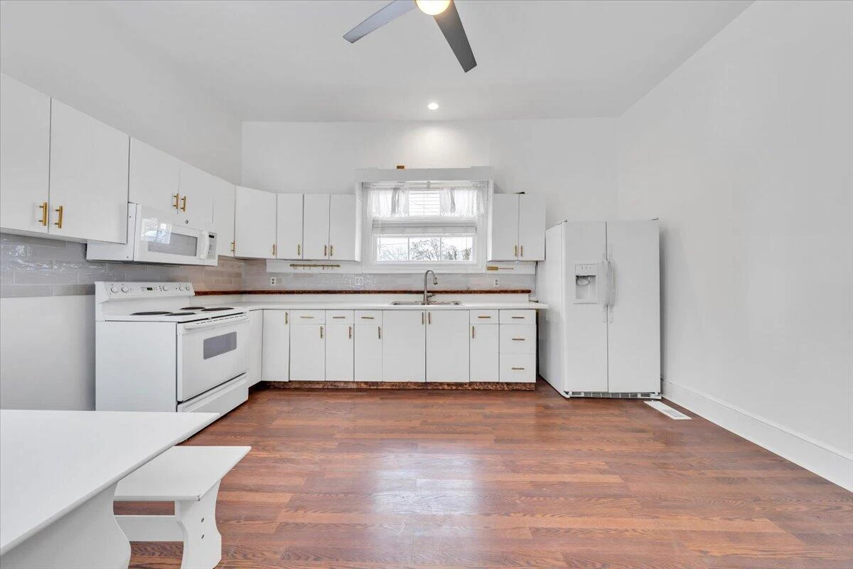 621 10th ST - Photo 26