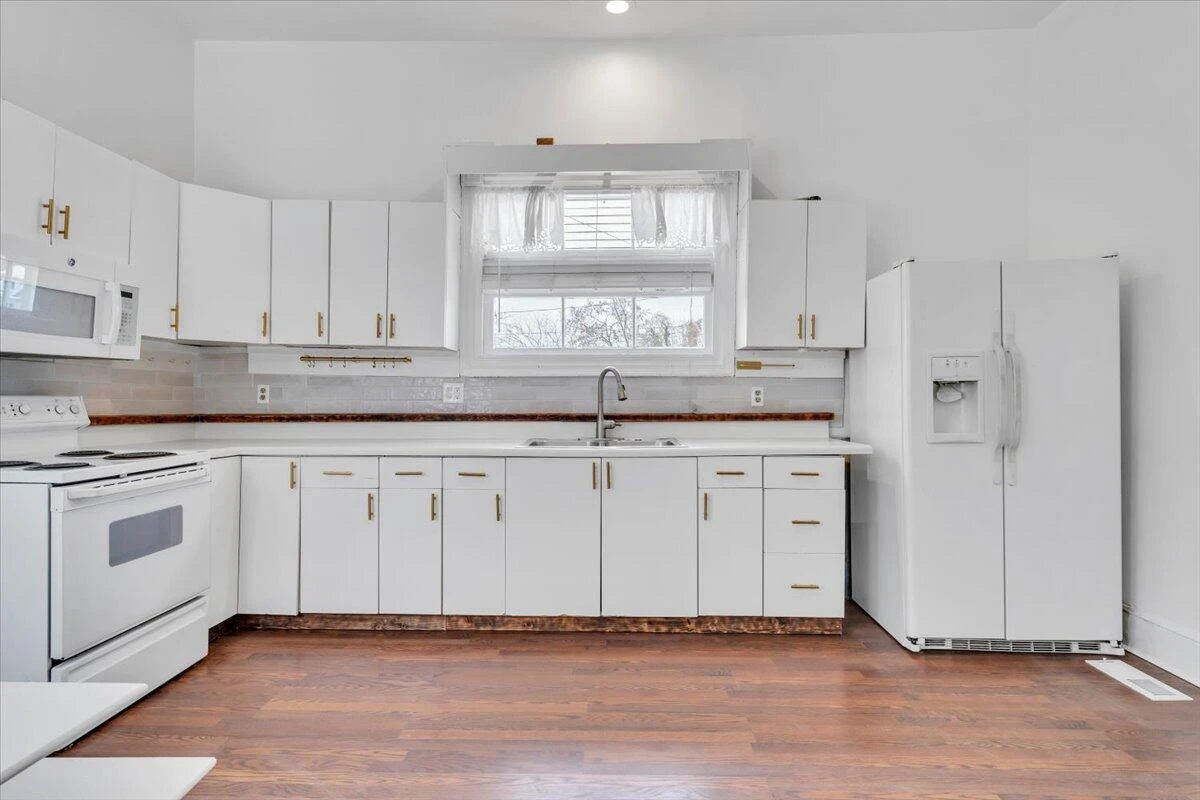 621 10th ST - Photo 27