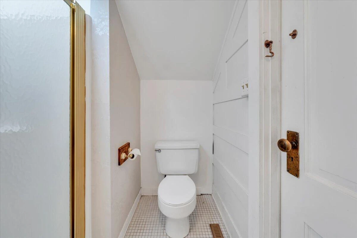 621 10th ST - Photo 32