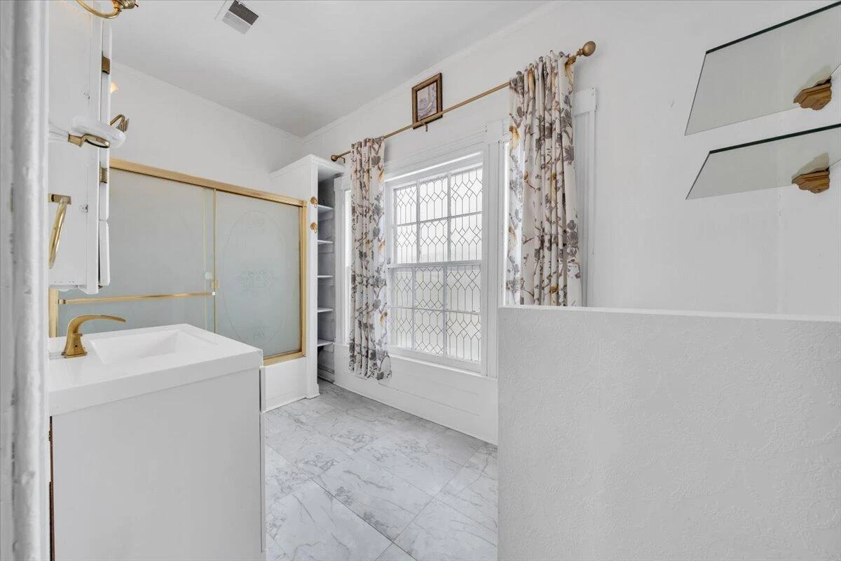 621 10th ST - Photo 39