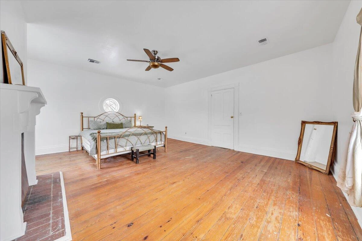 621 10th ST - Photo 42