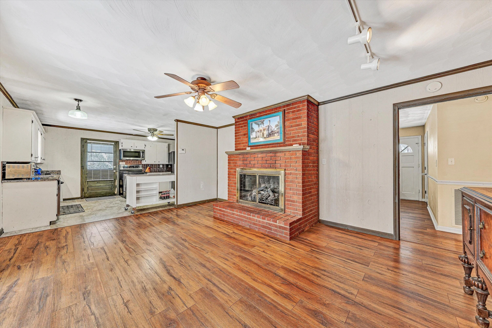 5633 Ferguson DR - Photo 14