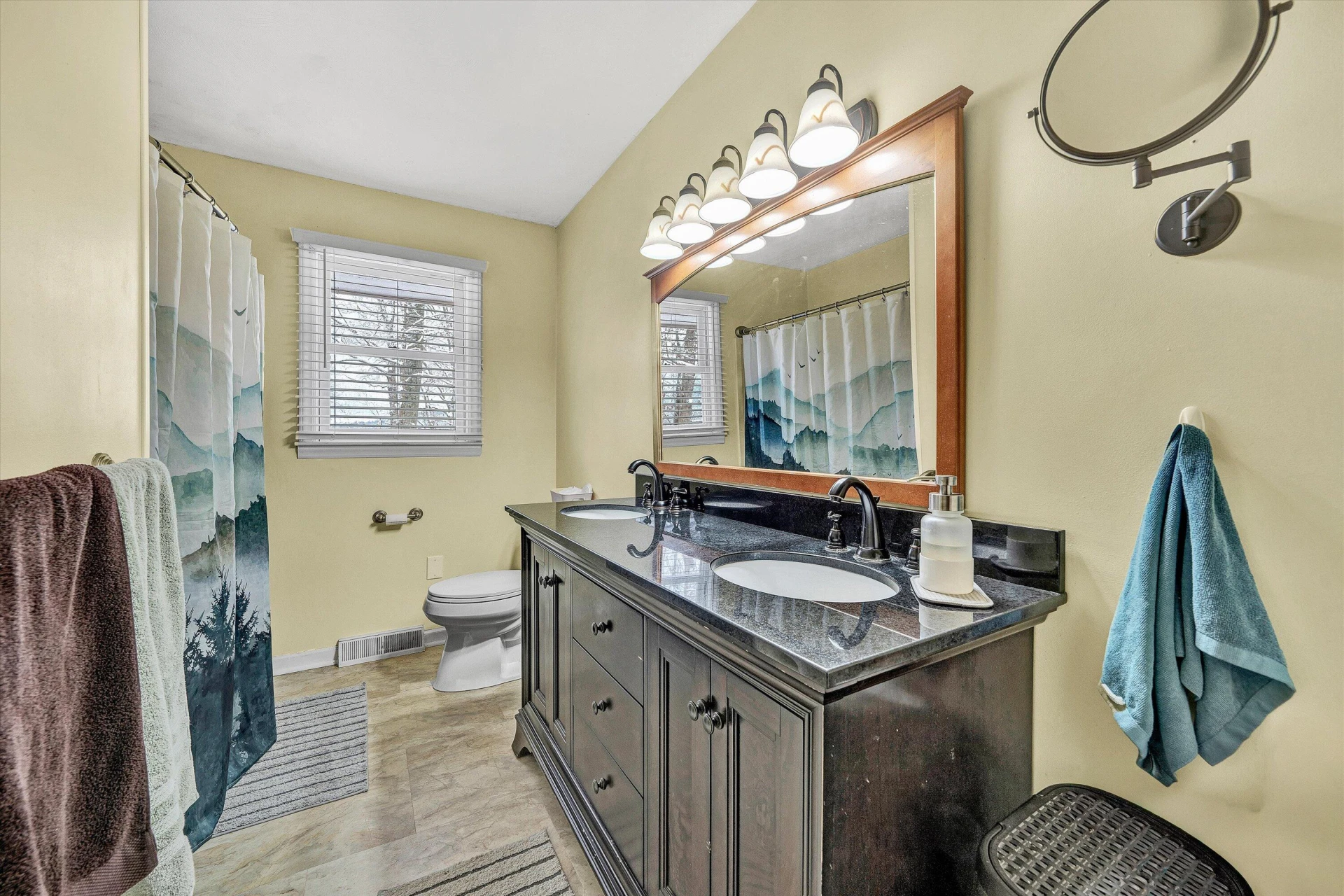 5633 Ferguson DR - Photo 17