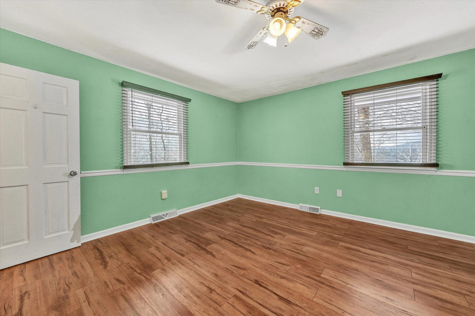 5633 Ferguson DR - Photo 18