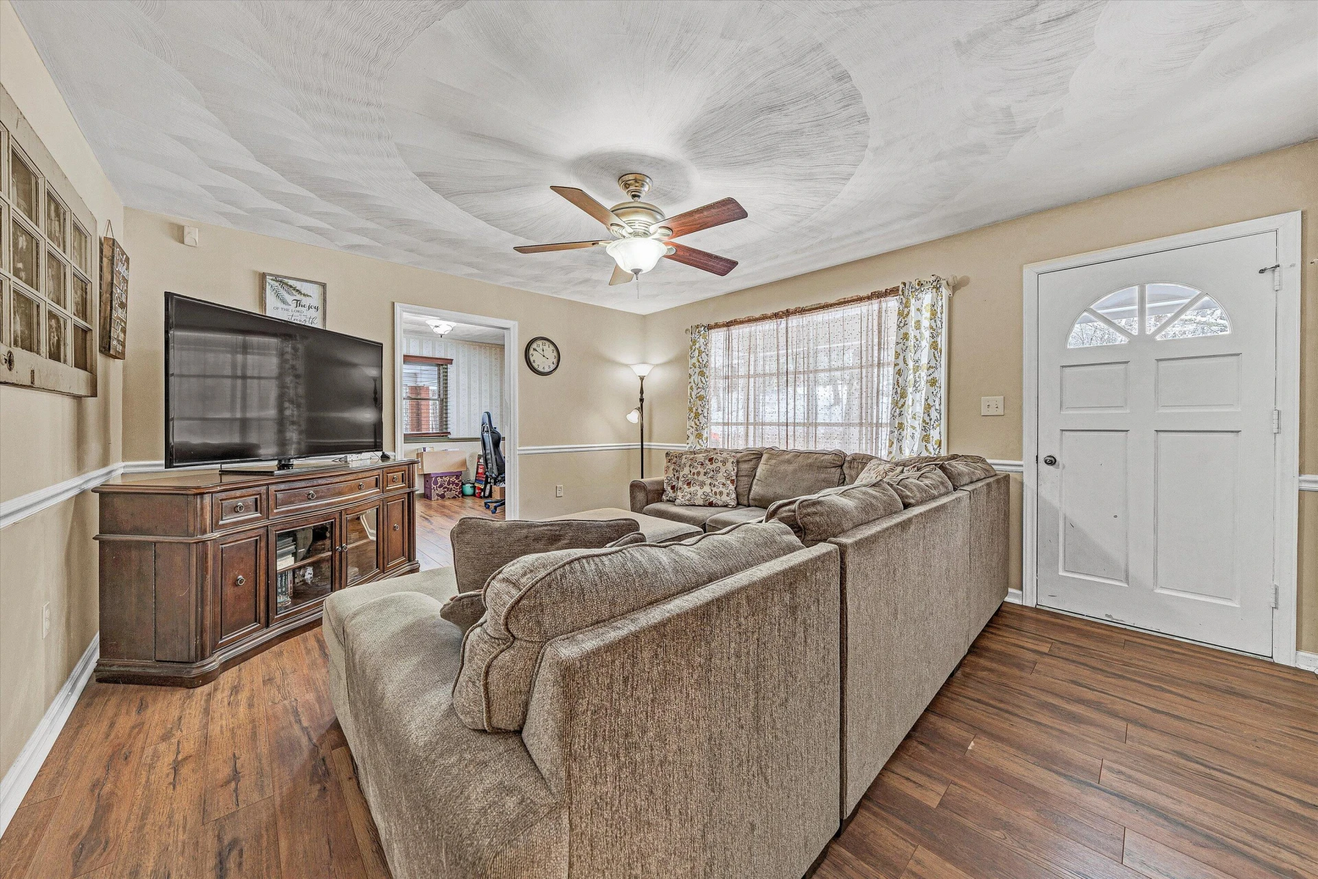 5633 Ferguson DR - Photo 7
