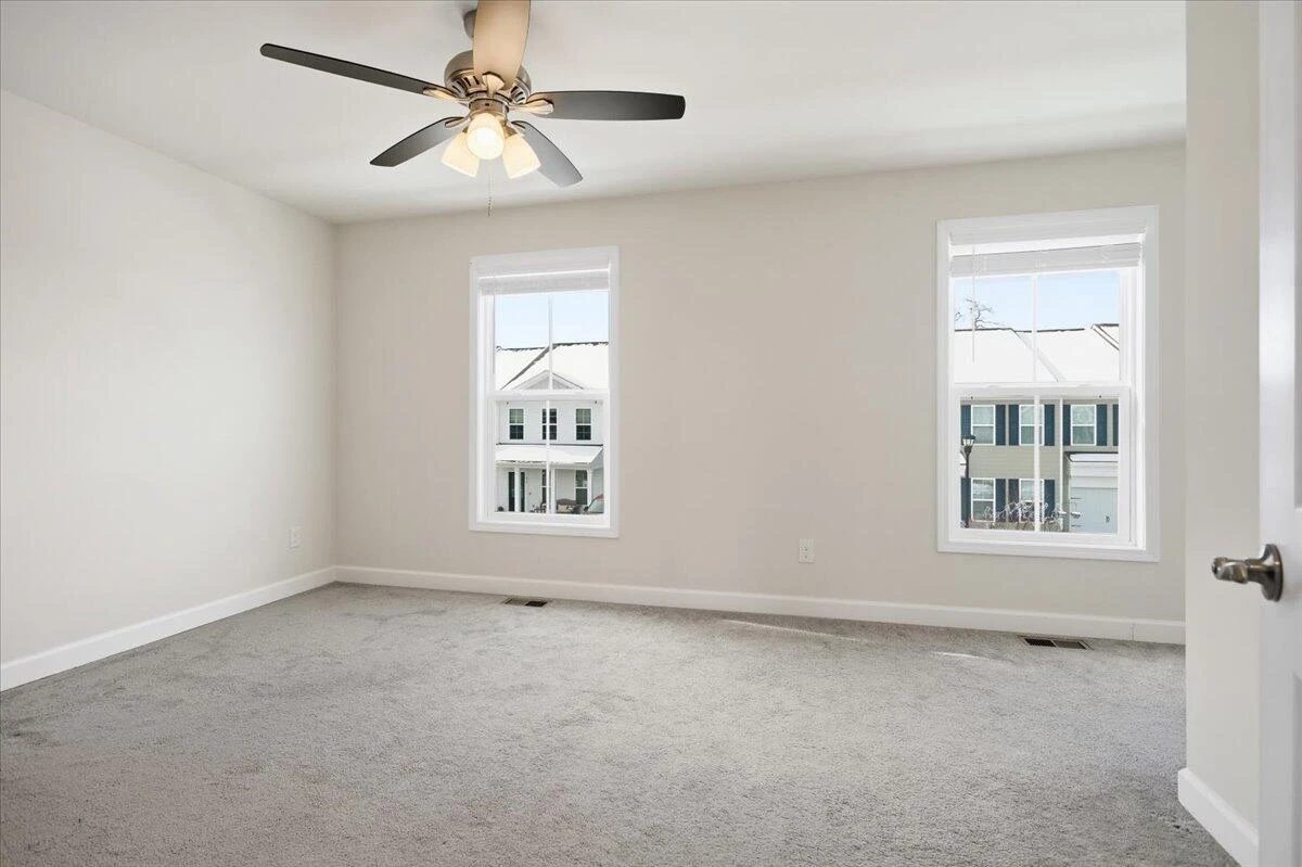 300 Hamilton AVE - Photo 18