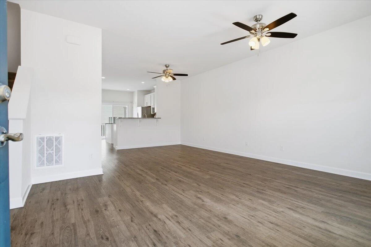 300 Hamilton AVE - Photo 2