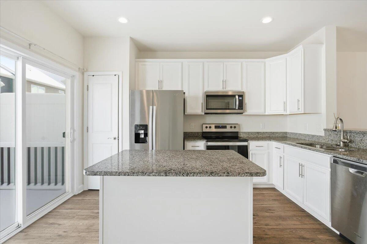 300 Hamilton AVE - Photo 9