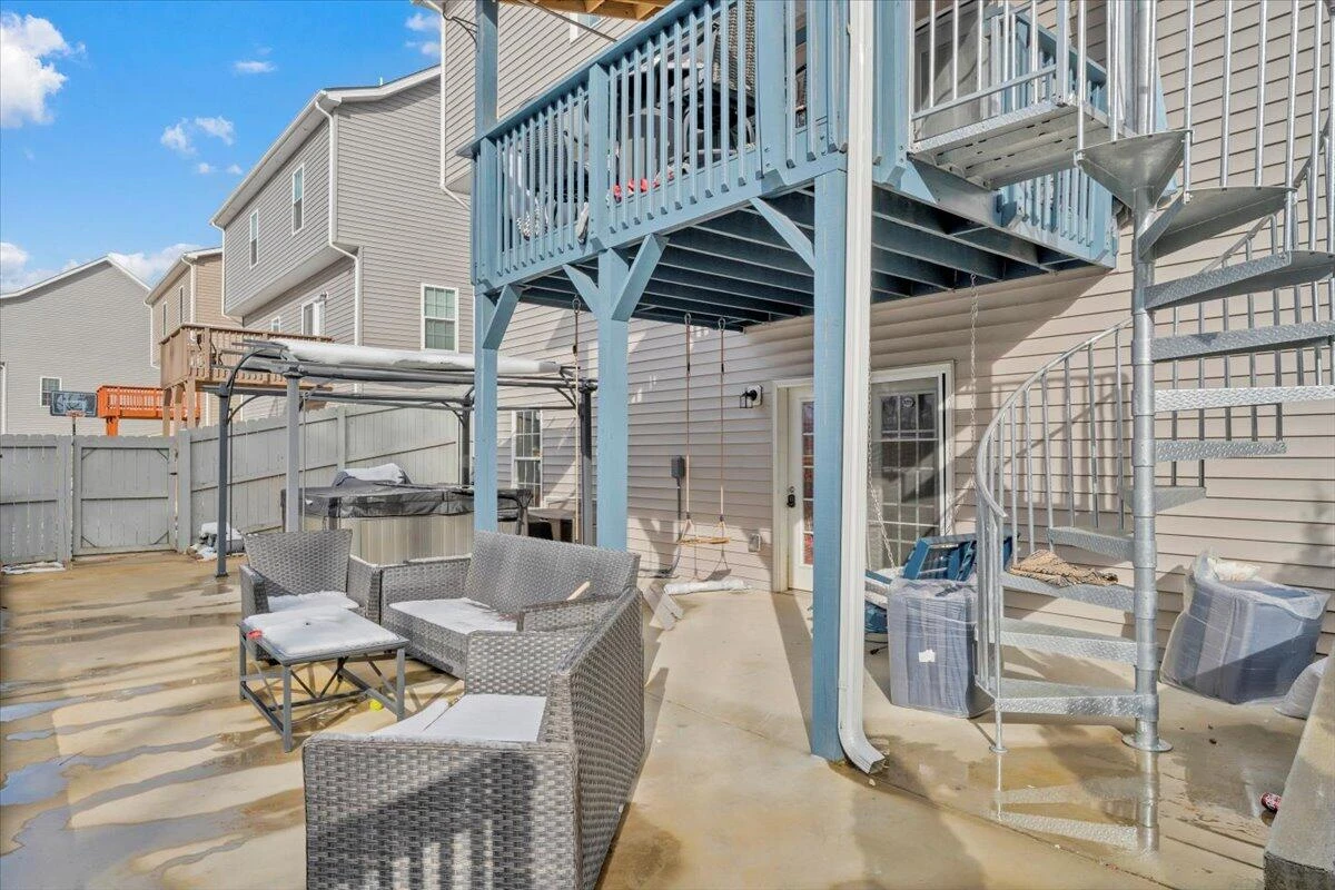 2060 Heys LN - Photo 58
