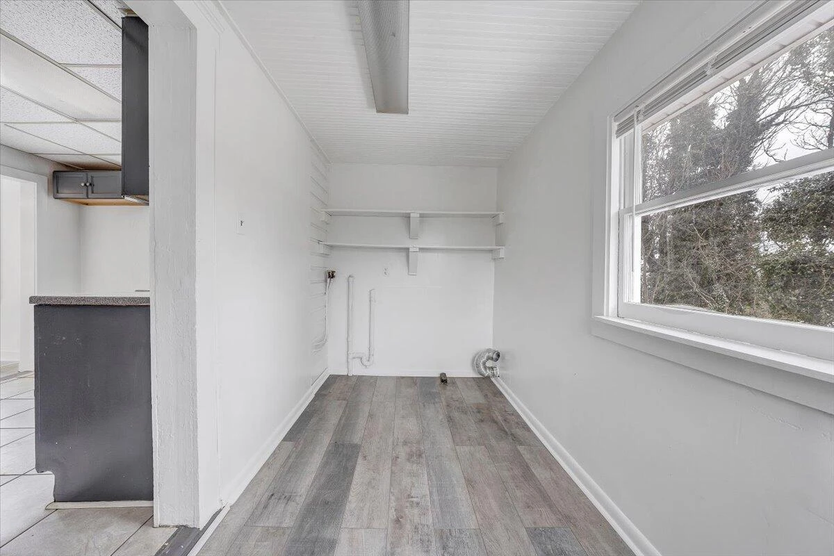 1507 Gladstone AVE - Photo 10