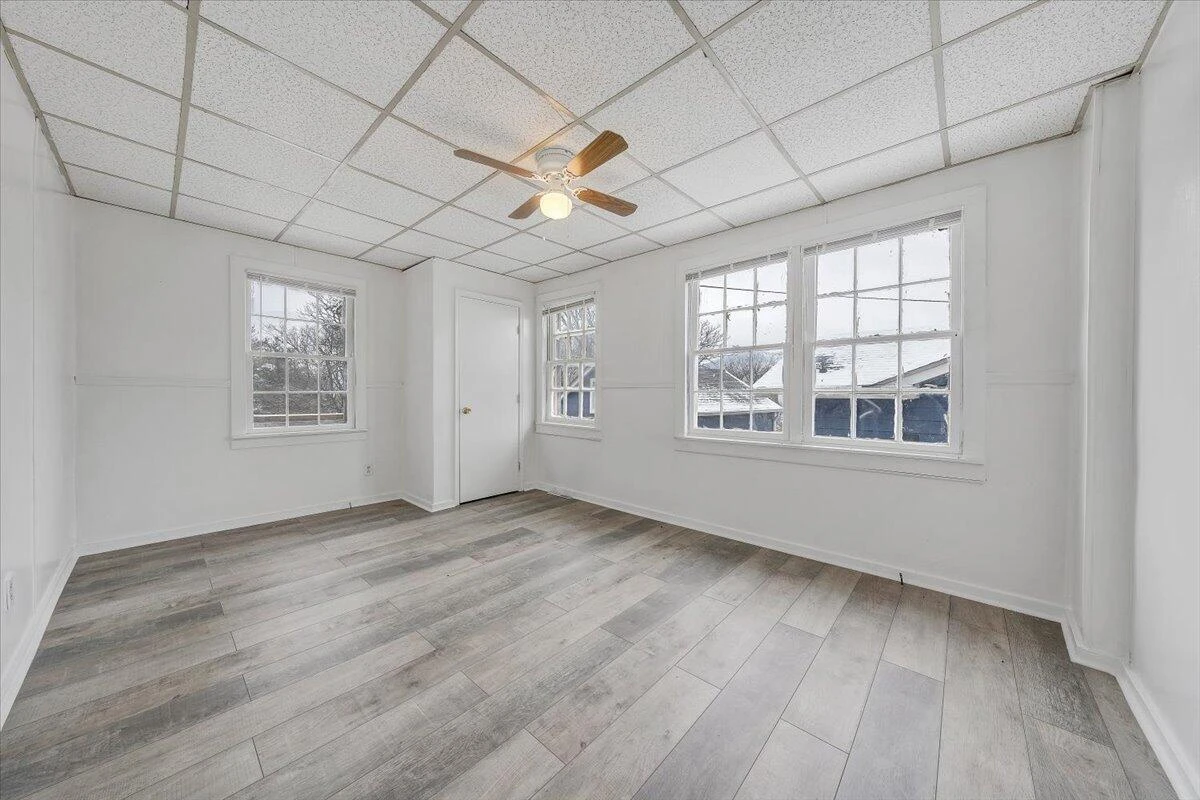 1507 Gladstone AVE - Photo 11