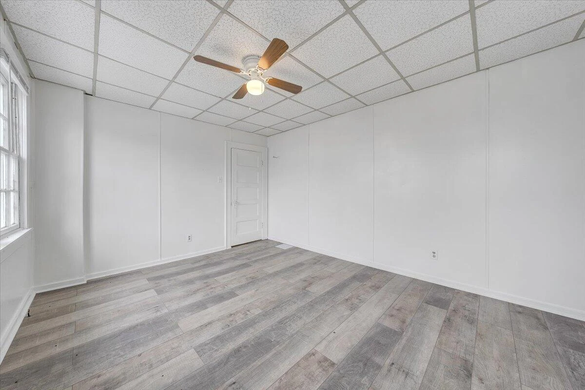 1507 Gladstone AVE - Photo 12