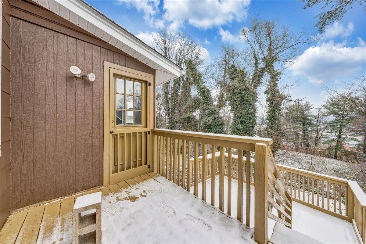 1507 Gladstone AVE - Photo 18