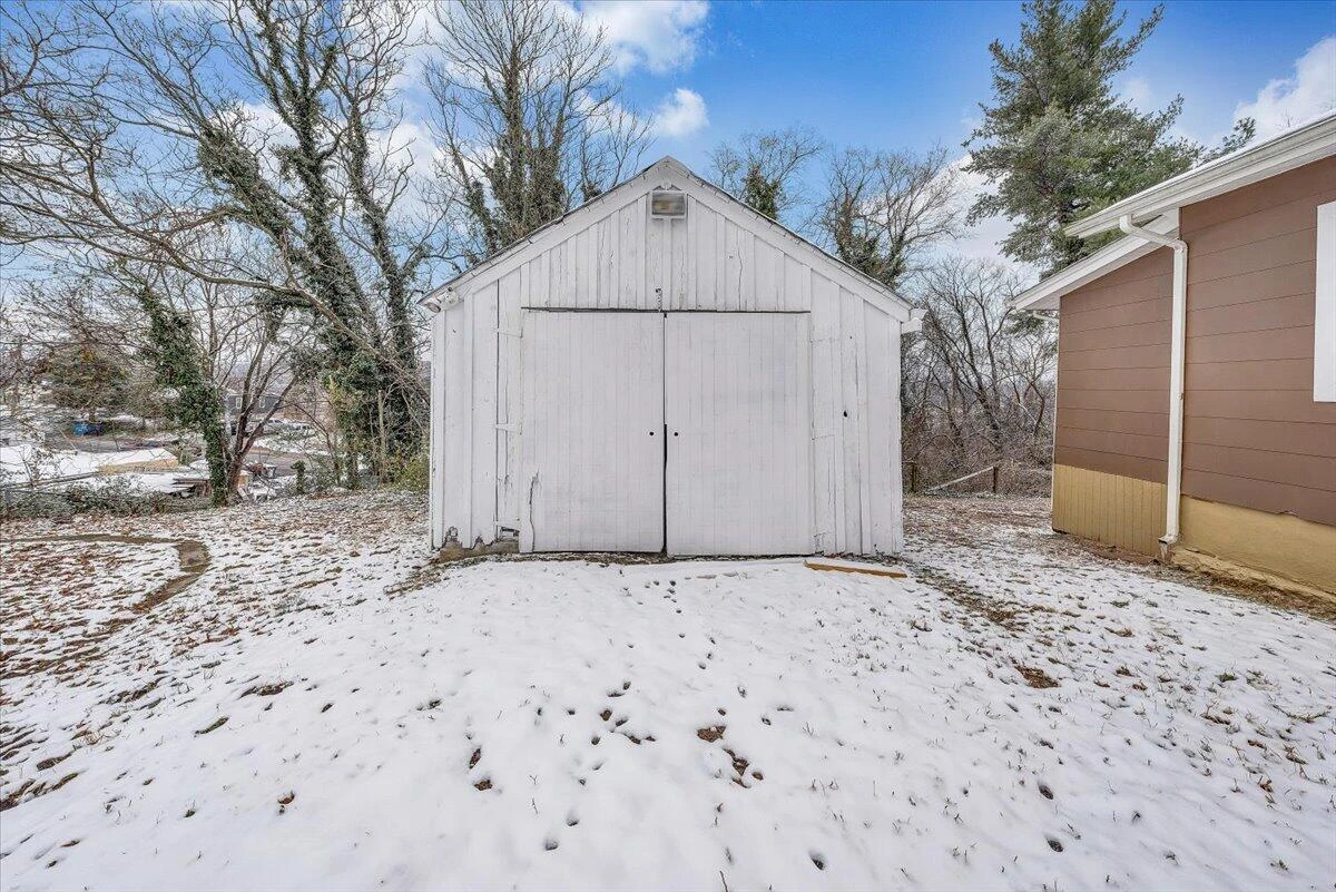 1507 Gladstone AVE - Photo 25