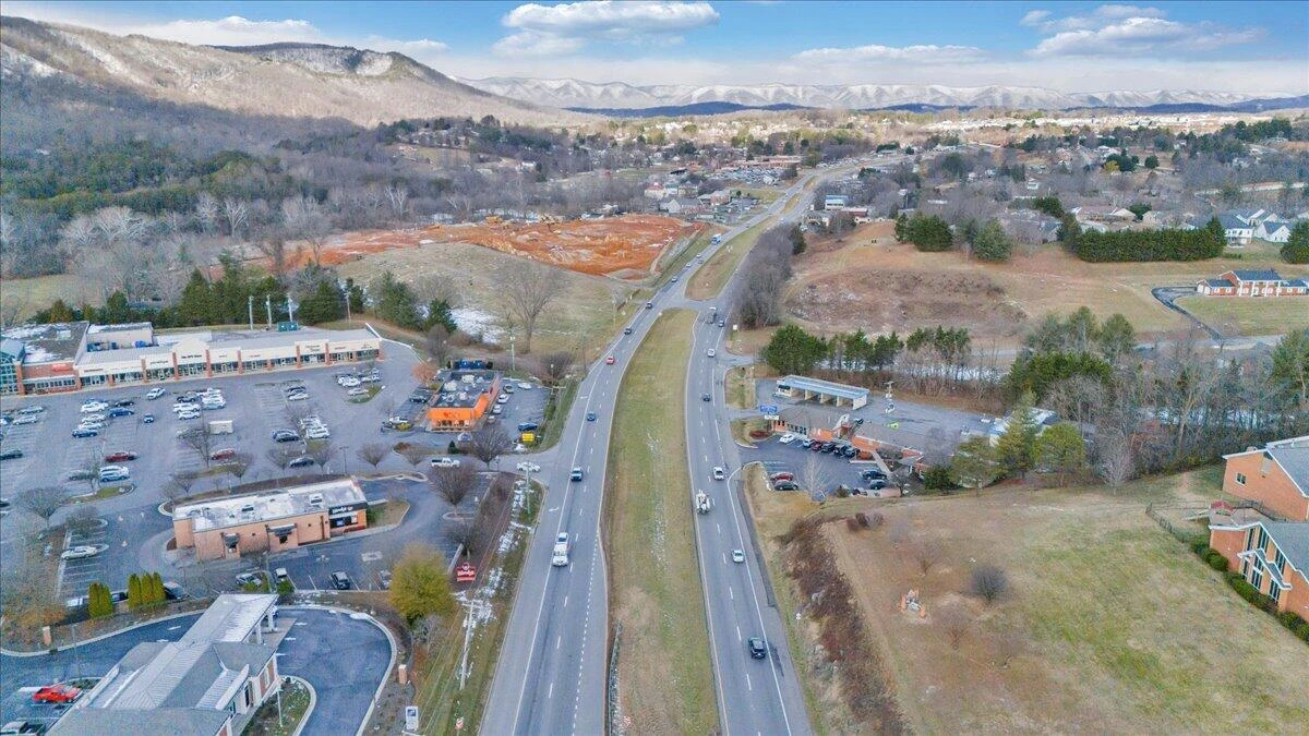 870 Roanoke RD - Photo 10