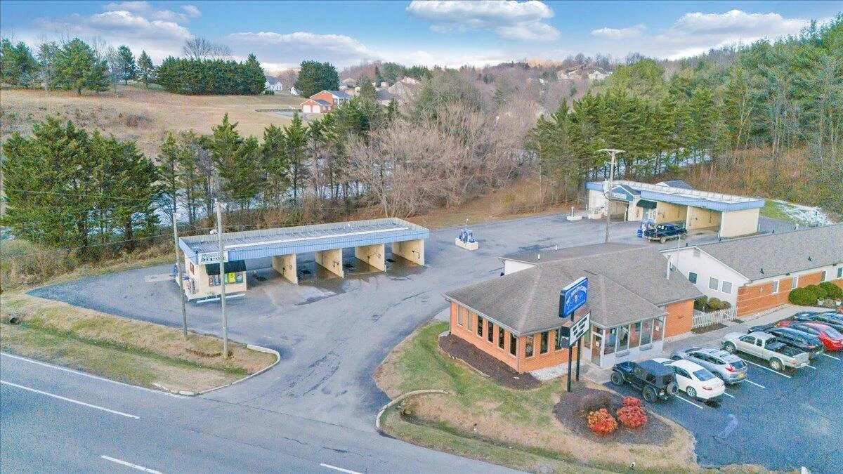 870 Roanoke RD - Photo 13