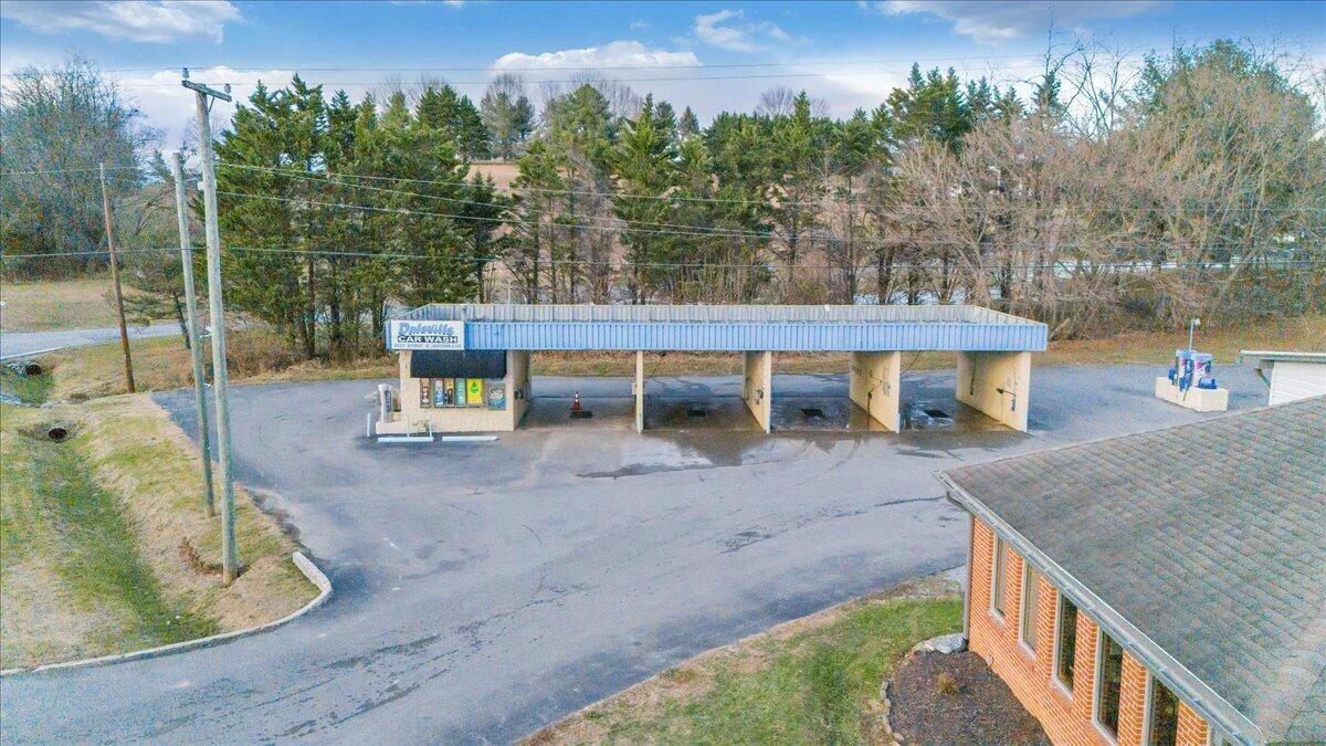 870 Roanoke RD - Photo 16