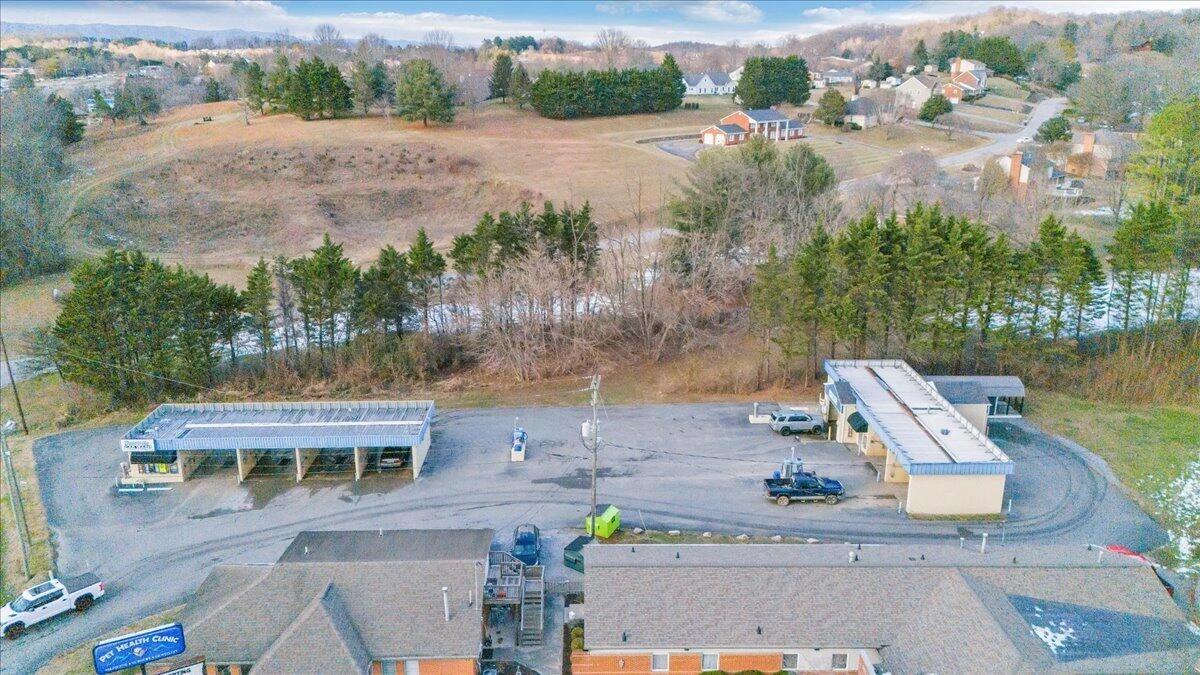 870 Roanoke RD - Photo 22