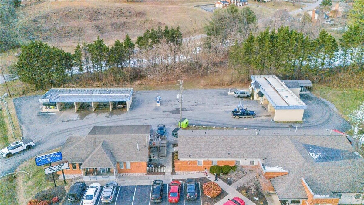 870 Roanoke RD - Photo 23