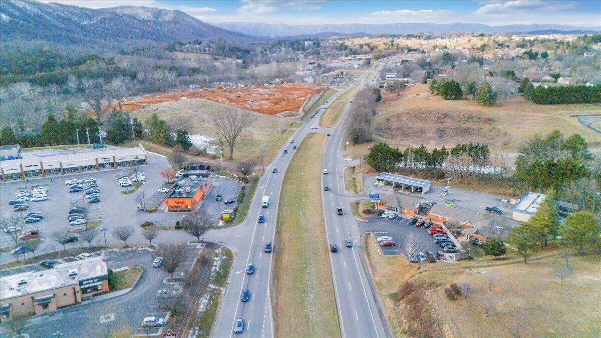 870 Roanoke RD - Photo 24