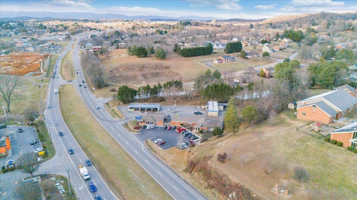870 Roanoke RD - Photo 25