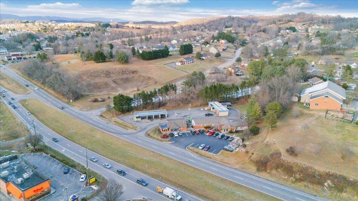870 Roanoke RD - Photo 26