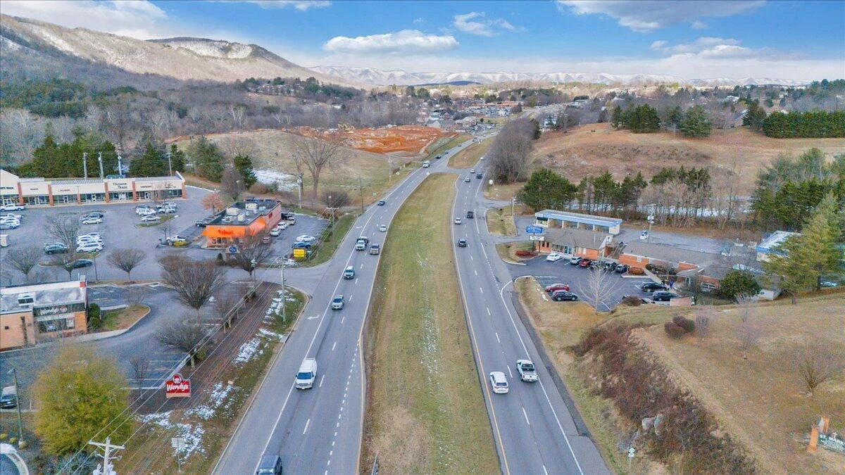 870 Roanoke RD - Photo 9