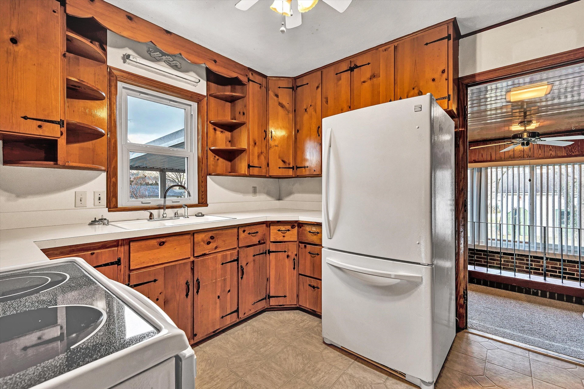 79 Holcombe AVE - Photo 12