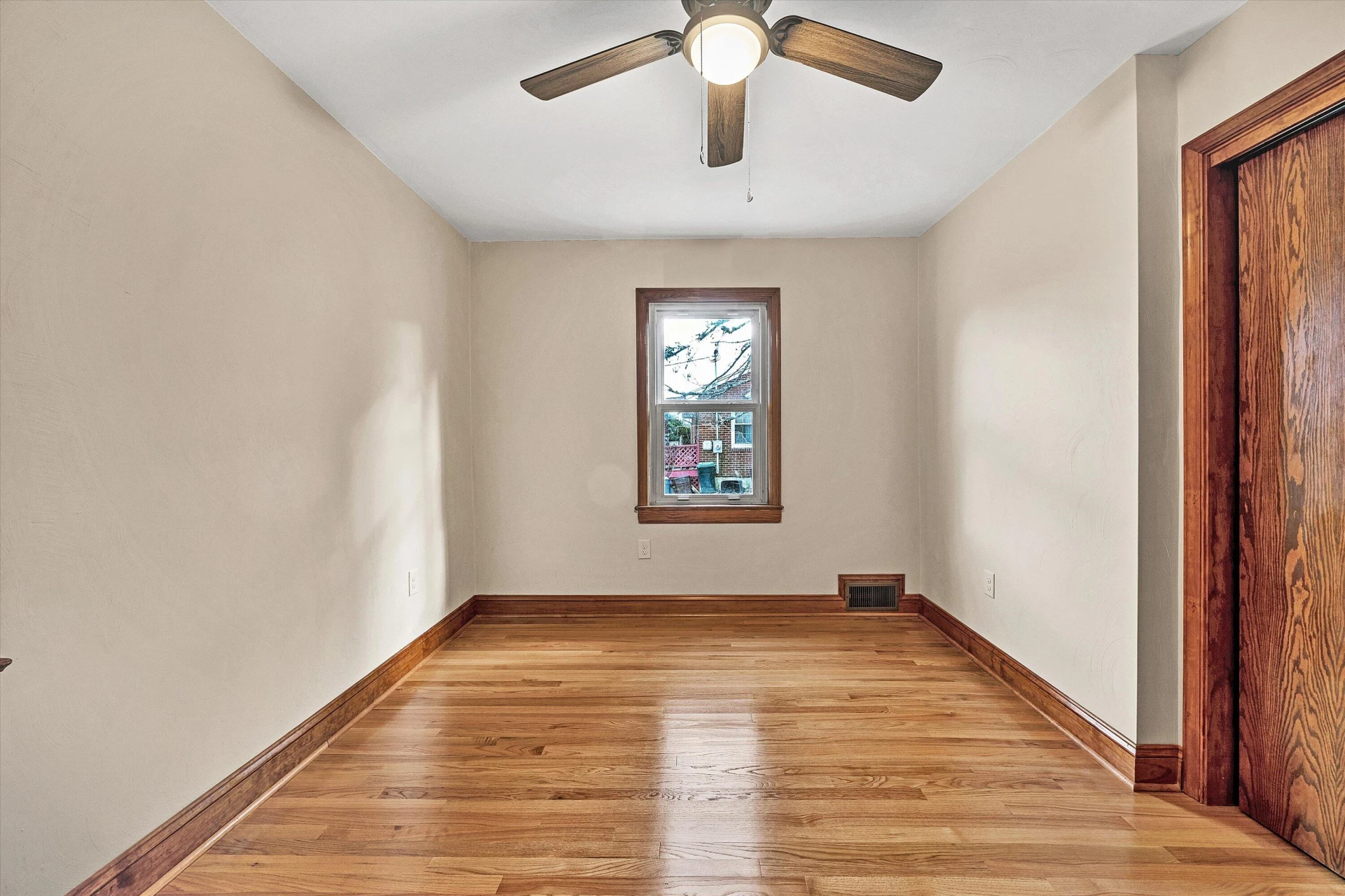 79 Holcombe AVE - Photo 18