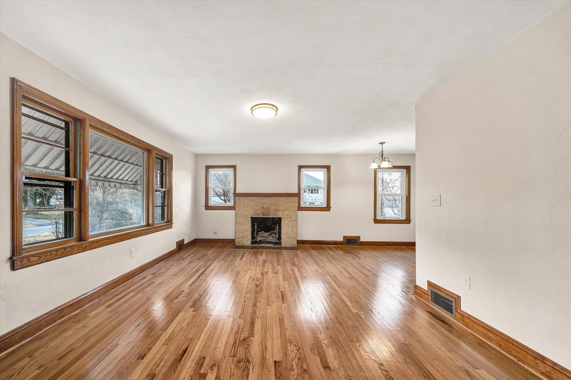 79 Holcombe AVE - Photo 7
