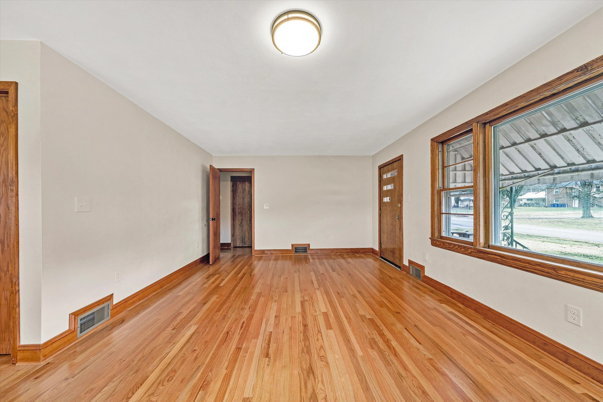 79 Holcombe AVE - Photo 8