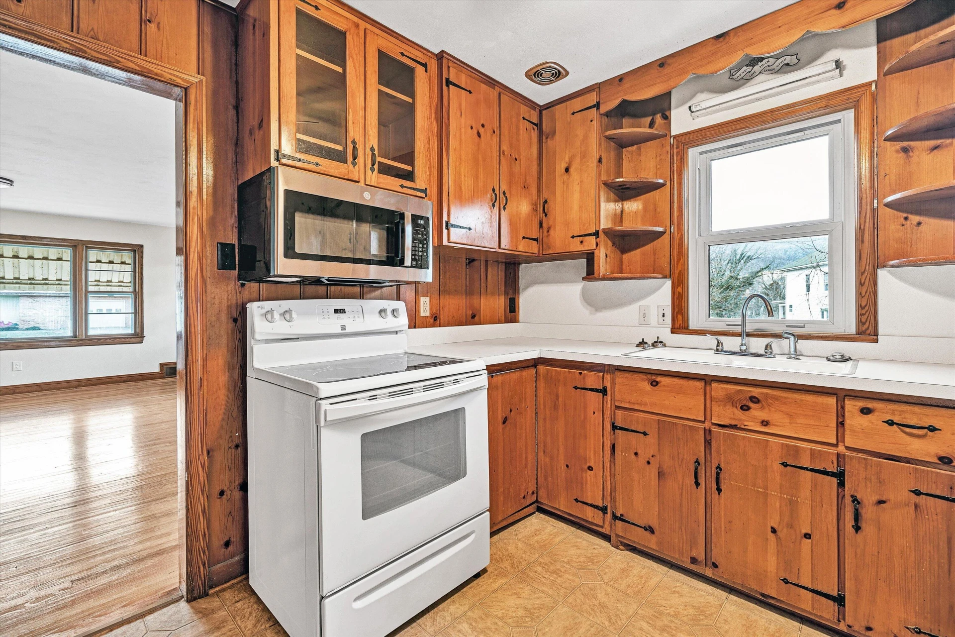 79 Holcombe AVE - Photo 10