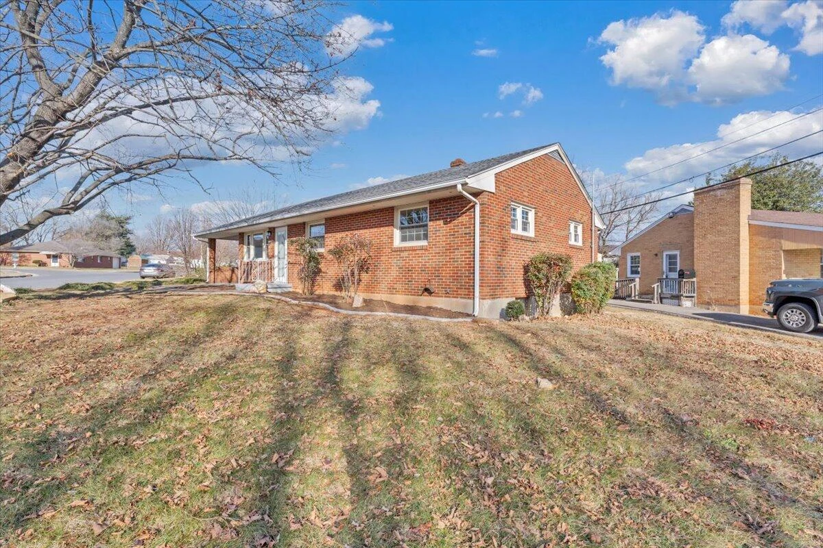 3302 Frontier RD - Photo 2