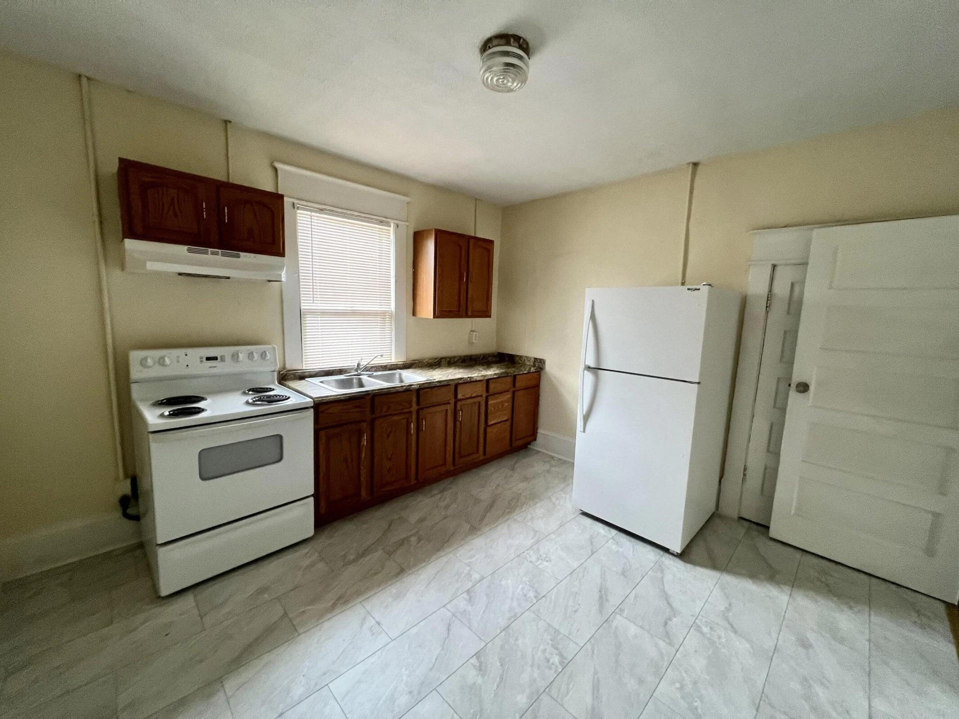 1202 MELROSE AVE - Photo 12