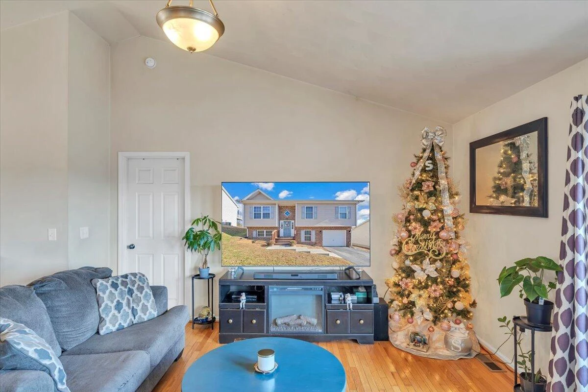317 Timothy LN - Photo 13