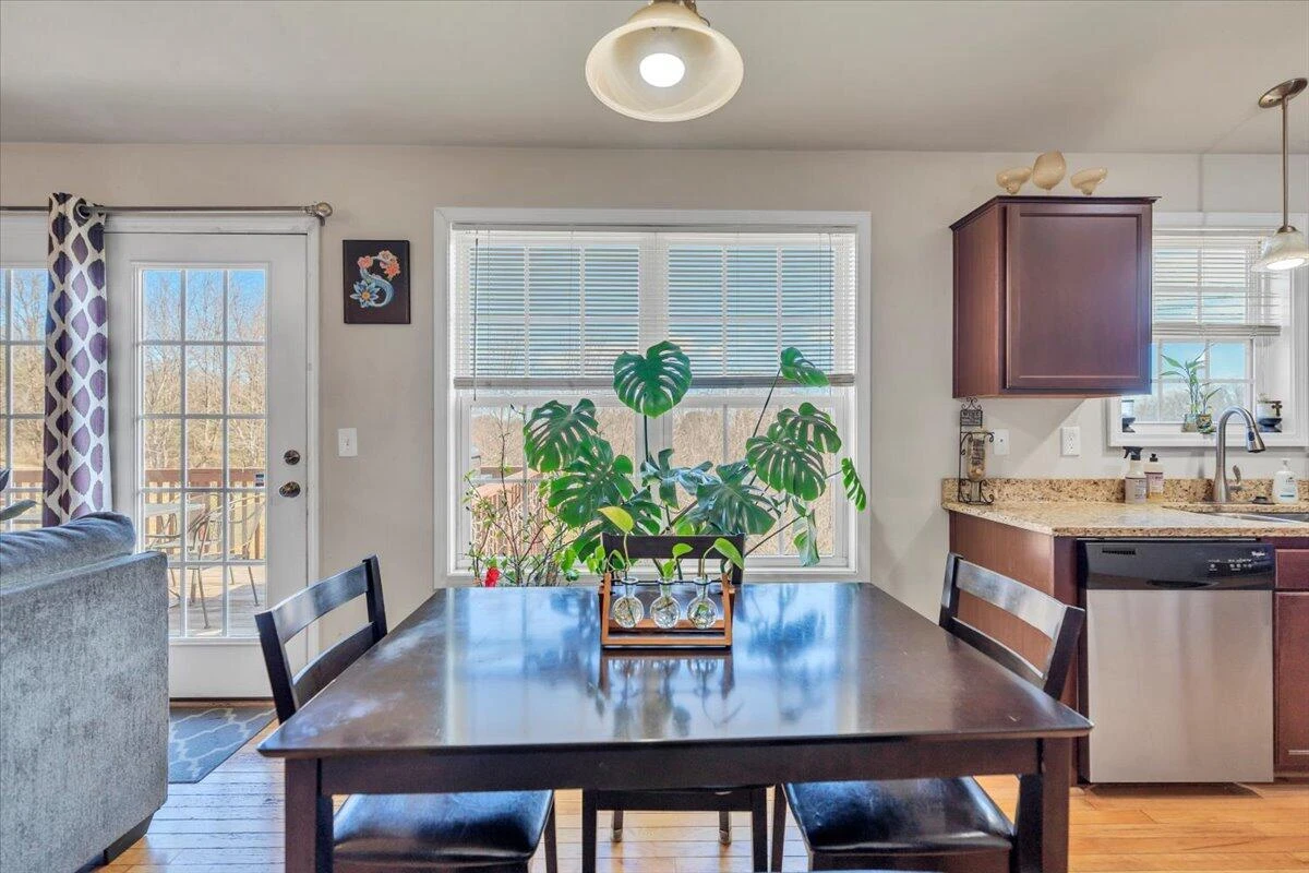 317 Timothy LN - Photo 16