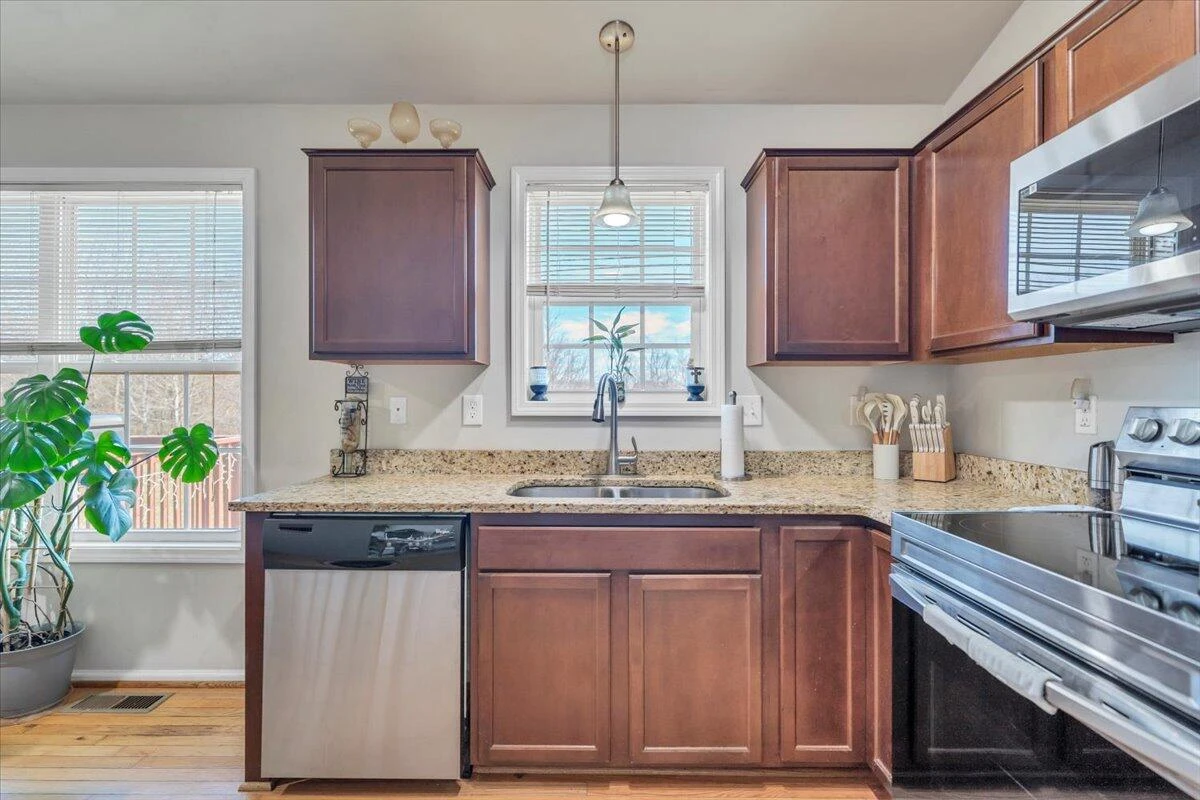 317 Timothy LN - Photo 19
