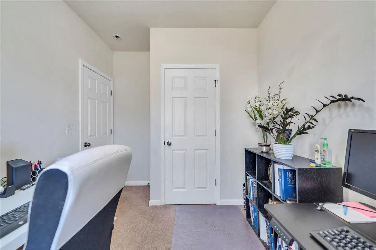 317 Timothy LN - Photo 40