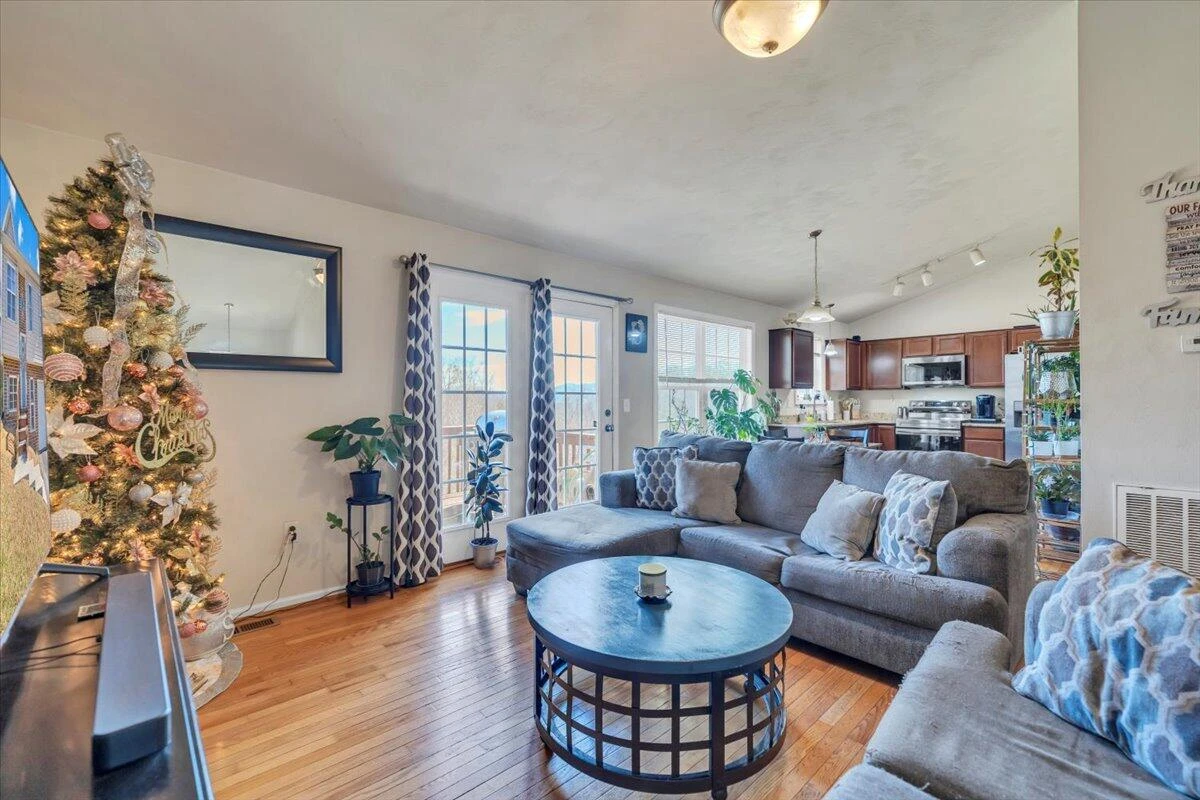 317 Timothy LN - Photo 11