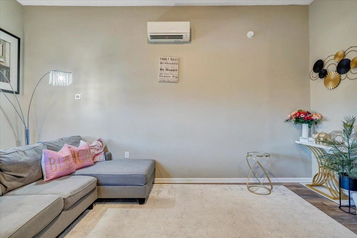 2412 Quarterwood RD - Photo 14