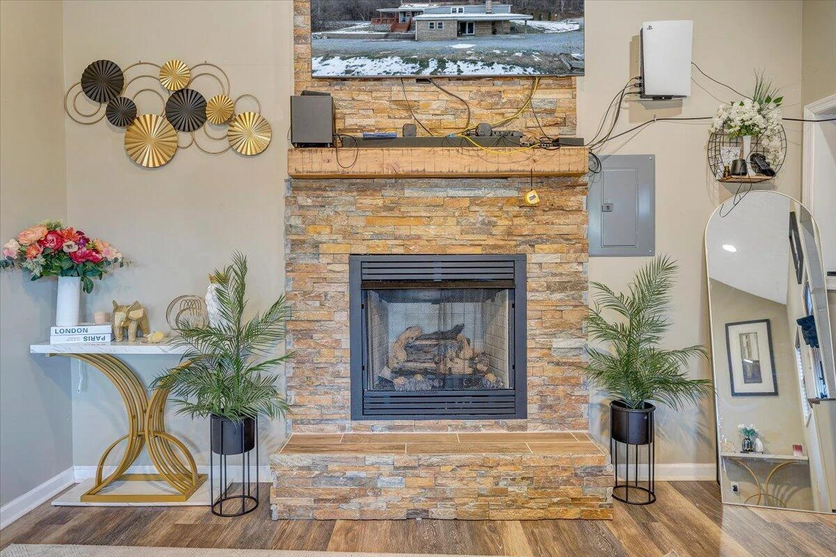 2412 Quarterwood RD - Photo 15