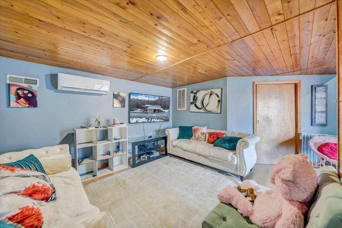 2412 Quarterwood RD - Photo 35