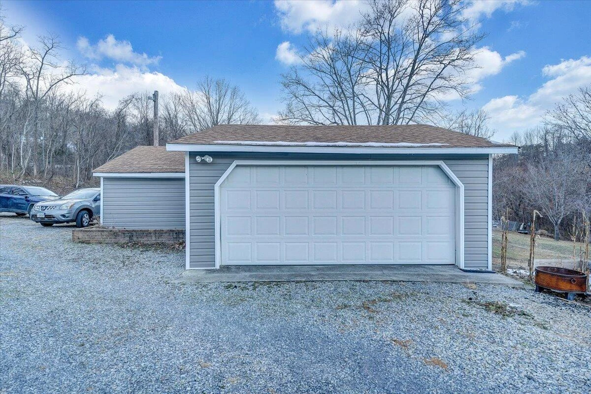 2412 Quarterwood RD - Photo 47