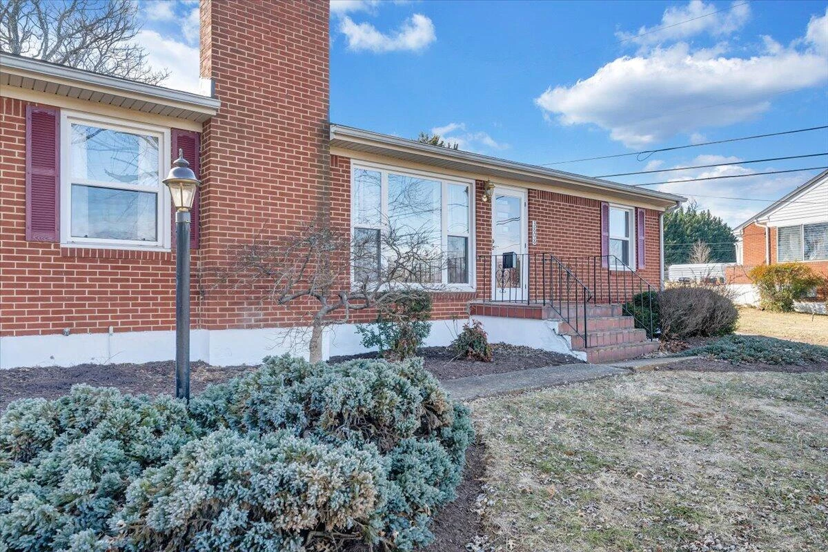3808 Cove RD - Photo 8