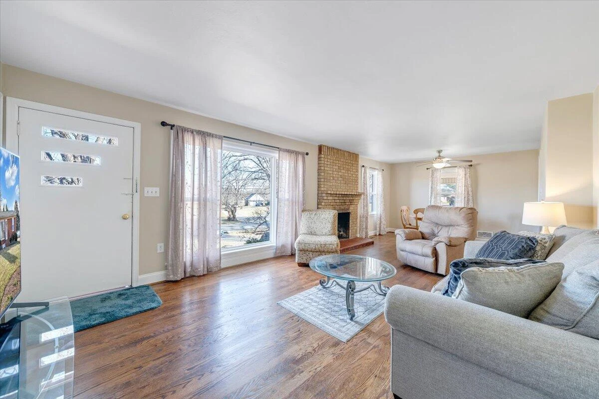 3808 Cove RD - Photo 10