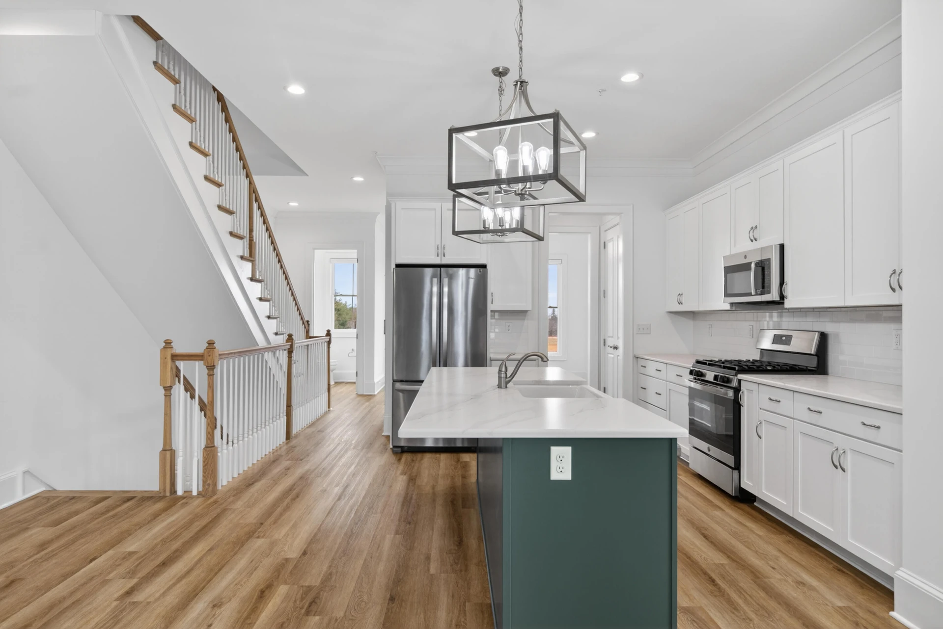 520 Belvedere AVE - Photo 11