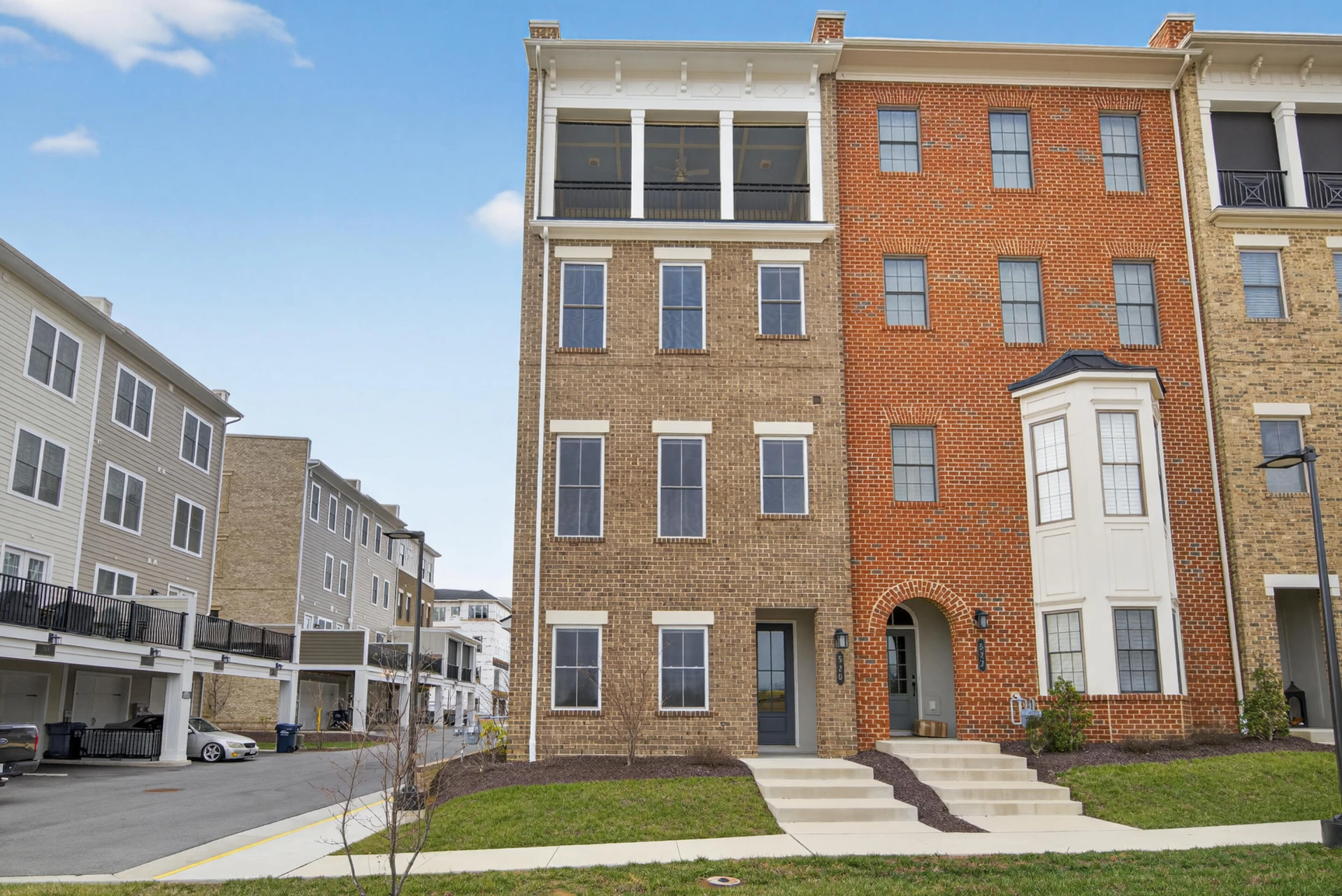 520 Belvedere AVE - Photo 2