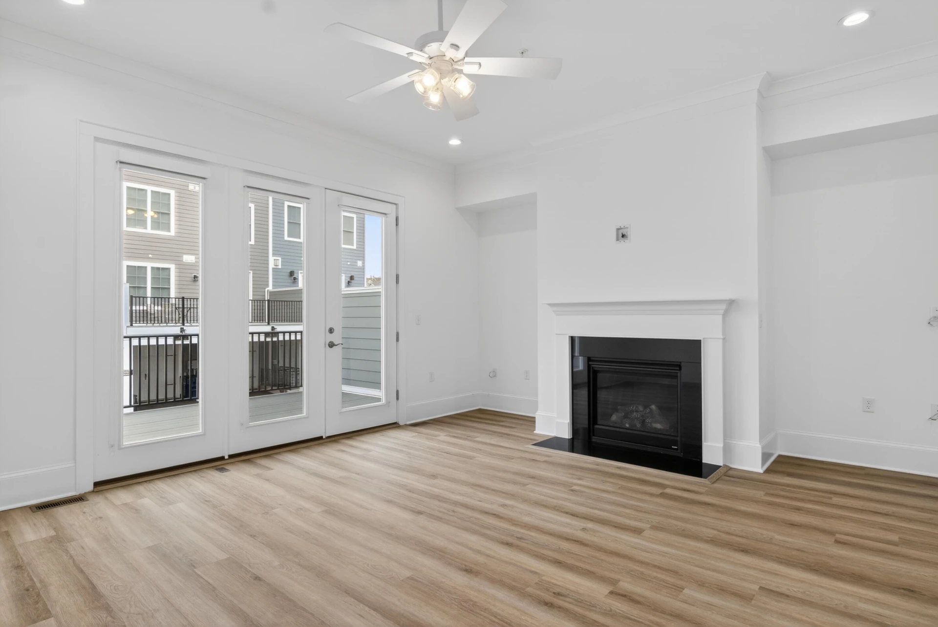 520 Belvedere AVE - Photo 23