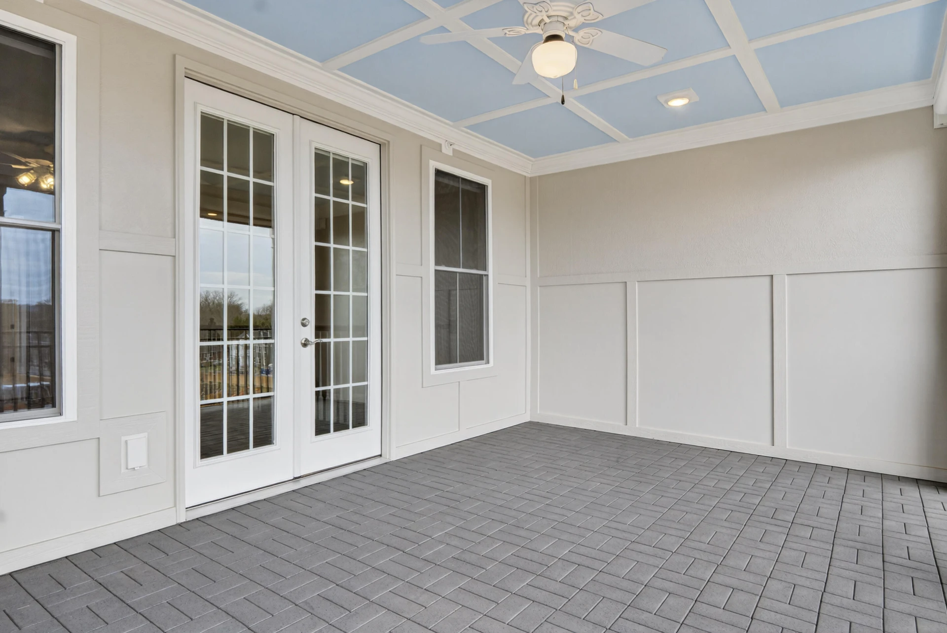 520 Belvedere AVE - Photo 27