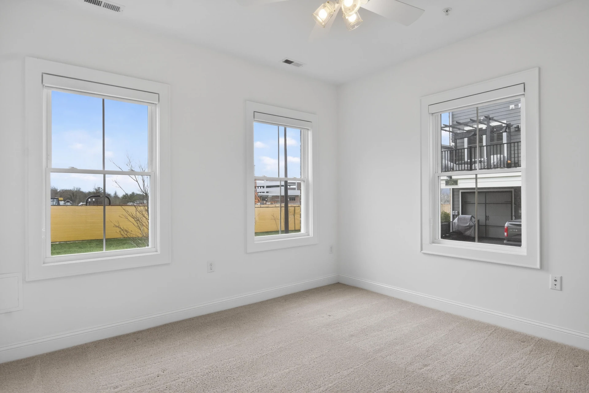 520 Belvedere AVE - Photo 7